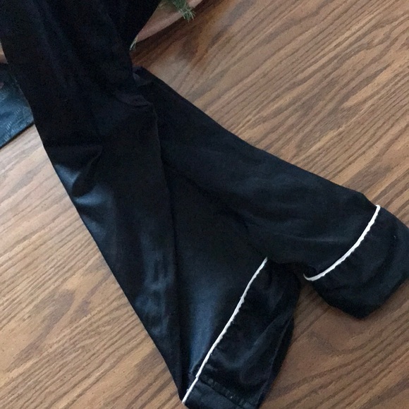 Vs silk pajama set - Picture 6 of 6